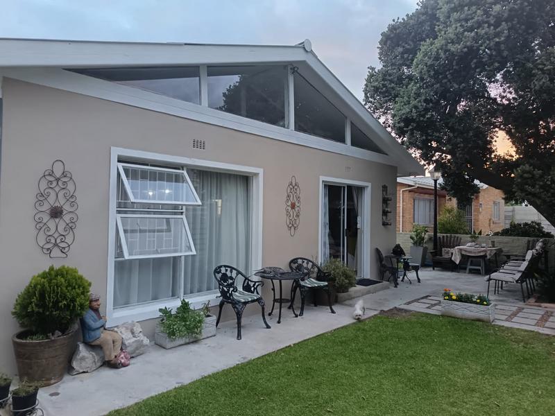 4 Bedroom Property for Sale in Kleinmond Western Cape